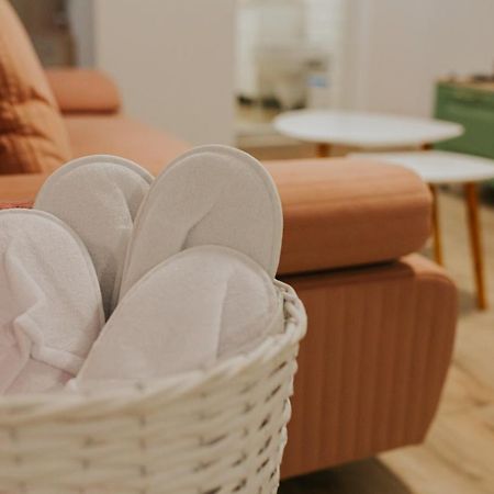 Regim Hotelier Lotusul Verde Орадеа Екстериор снимка