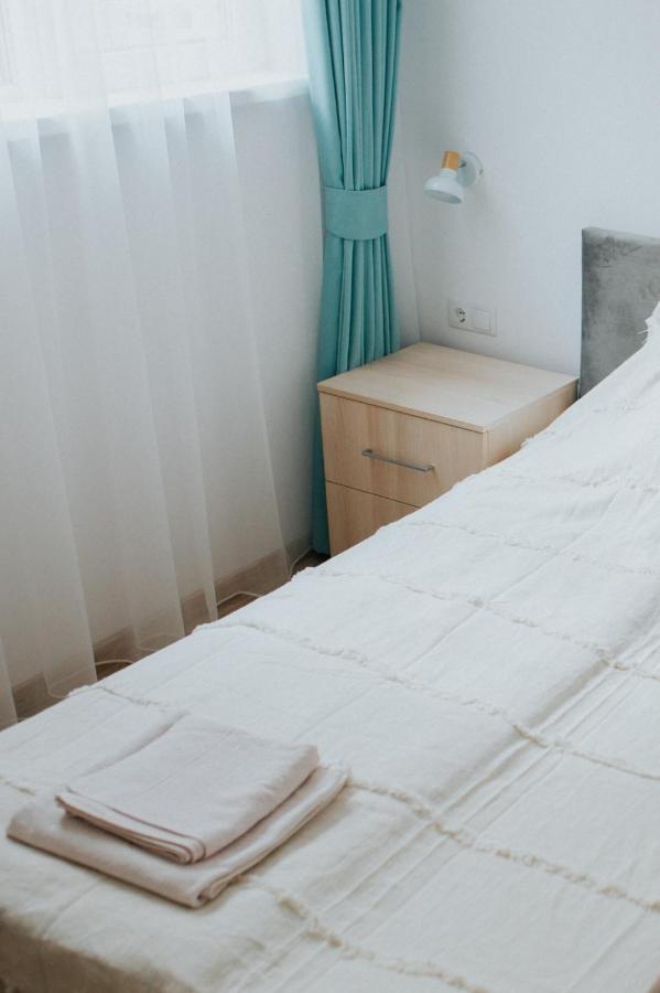 Regim Hotelier Lotusul Verde Орадеа Екстериор снимка