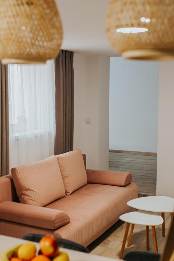 Regim Hotelier Lotusul Verde Орадеа Екстериор снимка