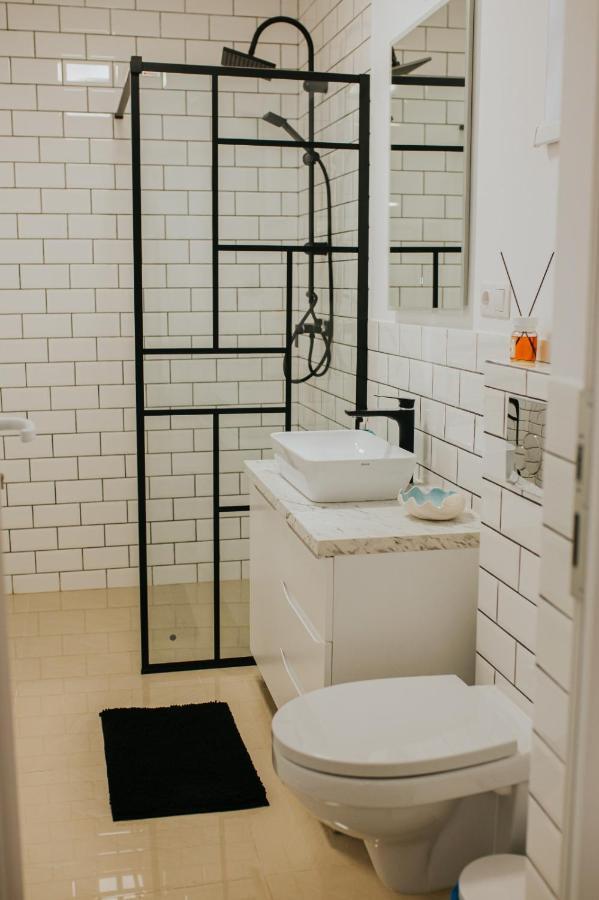 Regim Hotelier Lotusul Verde Орадеа Екстериор снимка